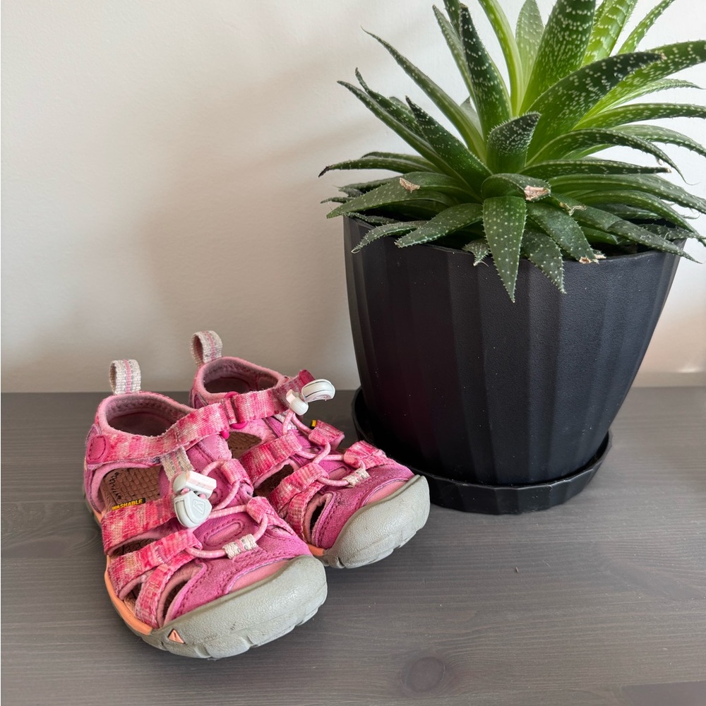 Keen Toddler Girl Seacamp II CNX Very Berry Pink Carnation Shoes